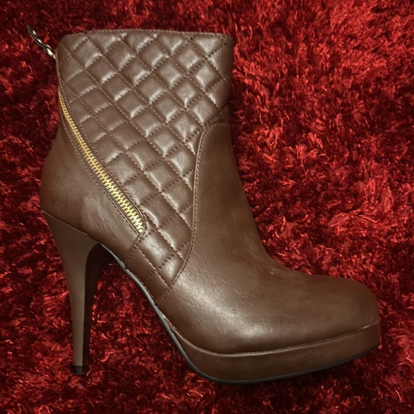 Brown booties - Picture 4 of 5